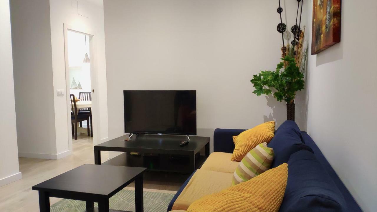 Modern With Ideal Location Next To Atocha Station Madrid Eksteriør bilde