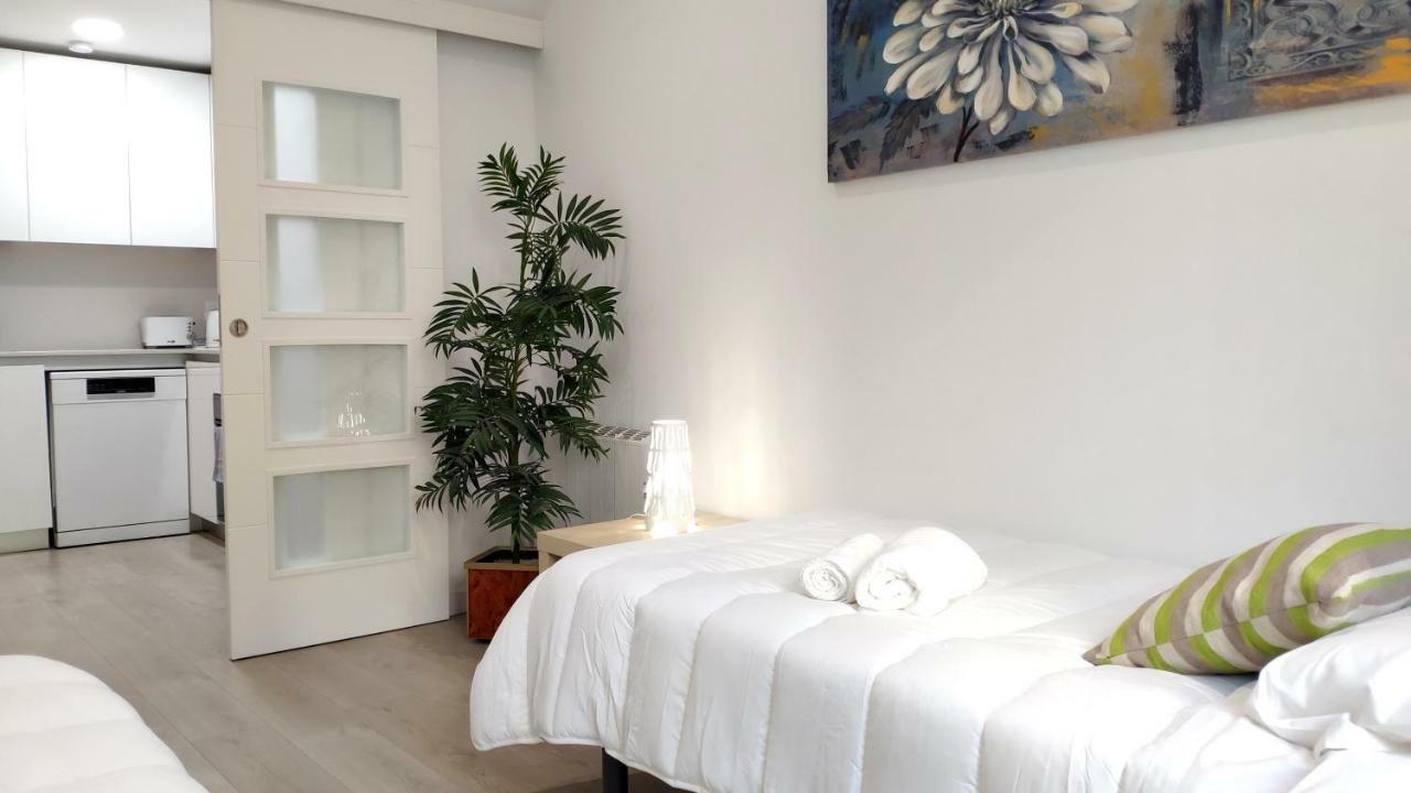 Modern With Ideal Location Next To Atocha Station Madrid Eksteriør bilde